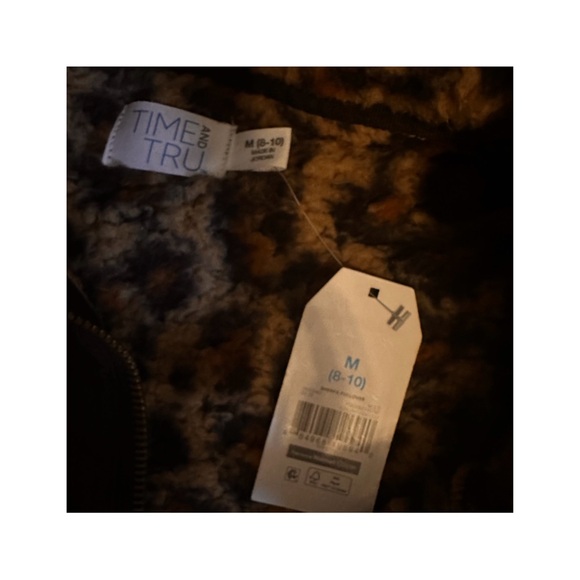 Time and Tru Leopard Half Zip Pullover - Picture 4 of 5